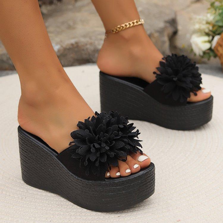 2024 лето новая летняя одежда на танкетке с толстой подошвой тапочки-маффины женские большие размеры модные цветочные тапочки женские