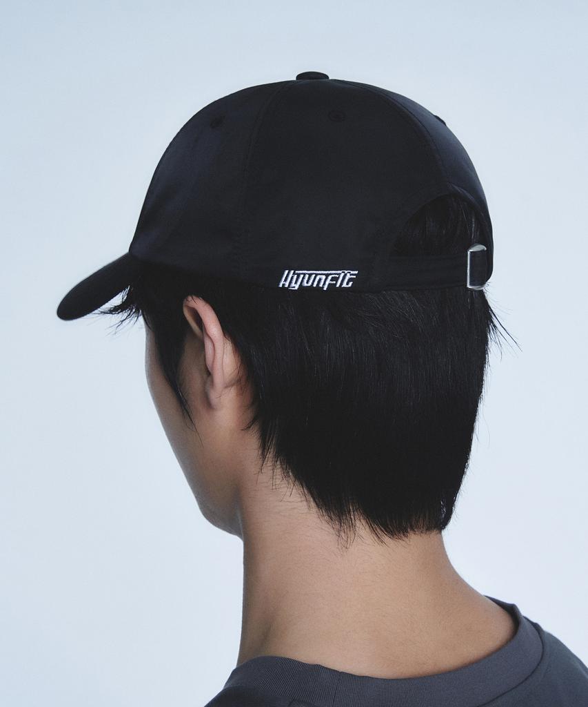 Кепка Hyeonpiteu Essential с белым логотипом