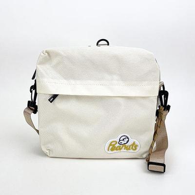 Snoopy RE-PET Квадратная сумка на плечо цвета слоновой кости с логотипом Pochette
