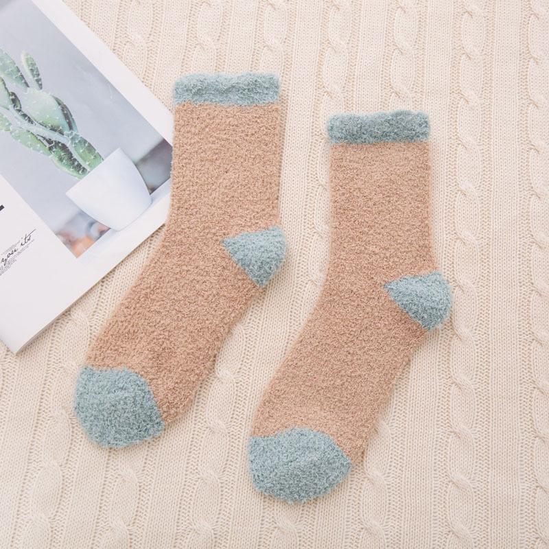 5/10 Pairs Casual Autumn Winter Fleece Lined Socks for Women Winter Coral Velvet Mid Calf Socks Thickened Warm Postpartum Floor Socks for Sleep