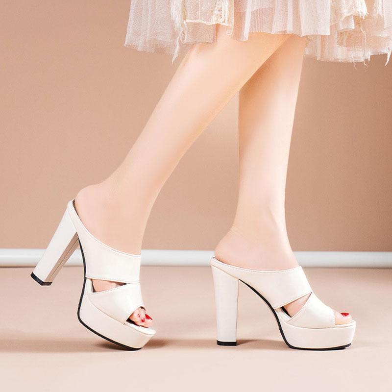 Модные женские тапочки на высоком каблуке, новинка 2024 года, толстая женская обувь, трендовые сандалии на платформе, женские сексуальные однотонные шлепанцы, шлепанцы