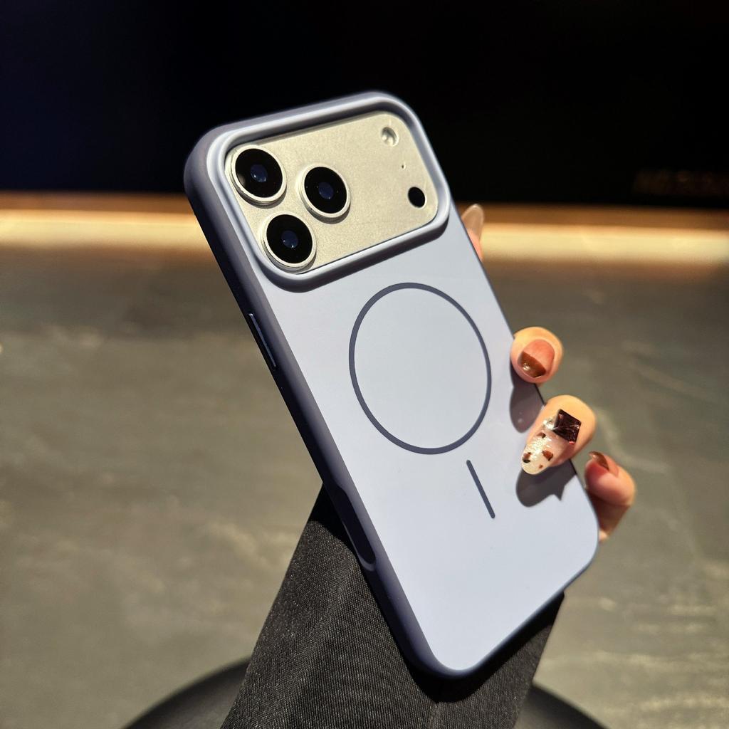 The integrated button contrasts the skin feel, suitable for iPhone17promax mobile phone case, magnetic suction Apple 16 anti-drop protective case