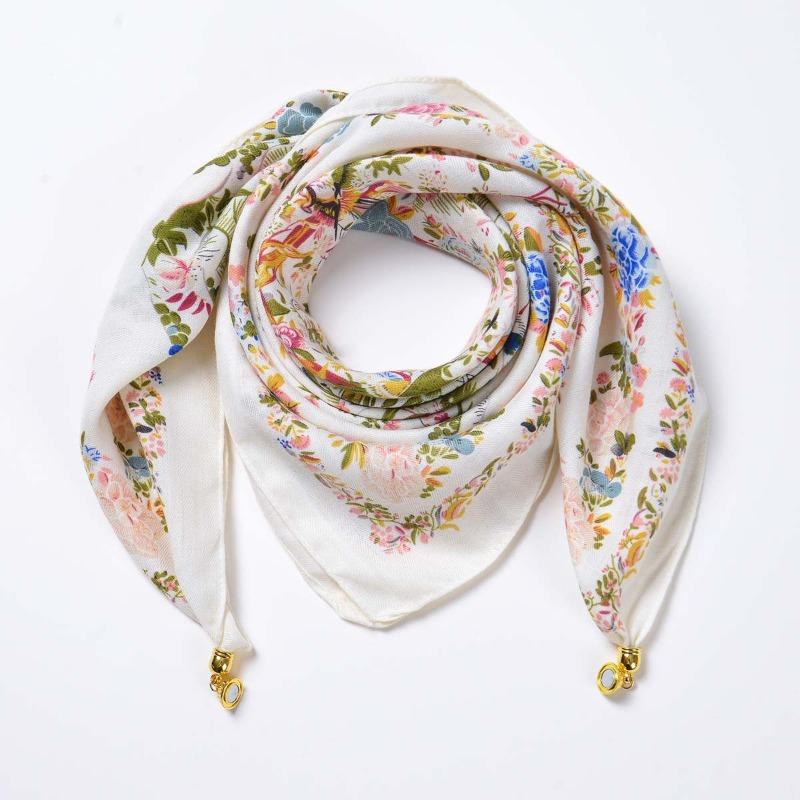 Hot-selling Magnetic Buckle Velvet Warm Square Scarf Women's Spring and Autumn Versatile Silk Scarf Scarf Temperament Small Scarf
