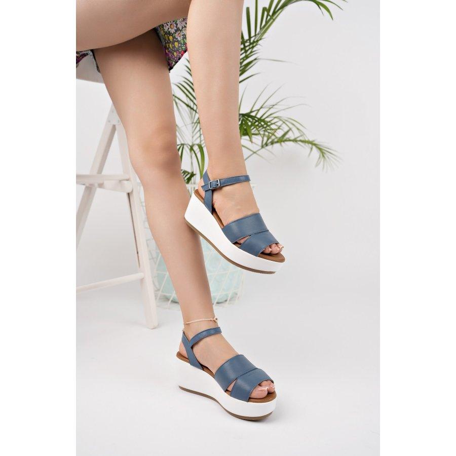 Женские комфортные босоножки на танкетке из натуральной кожи