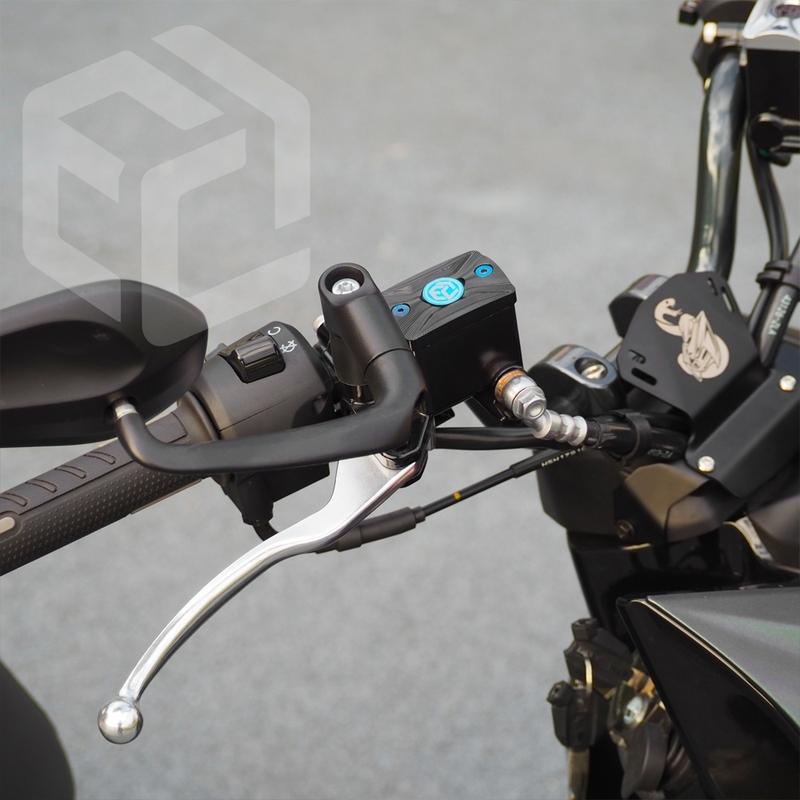 Для SYM 4 MICA 125 / 150 Крышка бачка тормозной жидкости Главный тормозной цилиндр Бак тормозной жидкости передний Масляный стаканчик Крышка Аксессуары для мотоциклов CNC