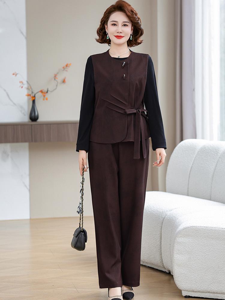 Стильный комплект: блузка и жакет большого размера для женщин среднего возраста - Мода Весна/Осень