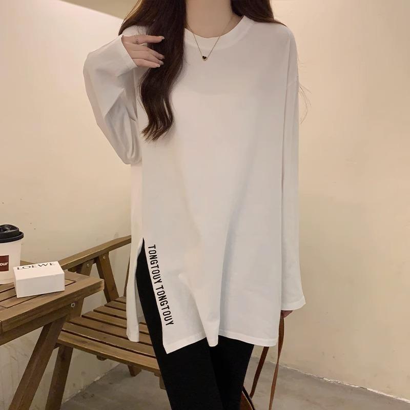 Белая футболка с длинными рукавами и разрезом для женщин на начало осени, новый стиль, средней длины, свободный топ с буквами, закрывающими кожу, в стиле вестерн, уникальный и шикарный