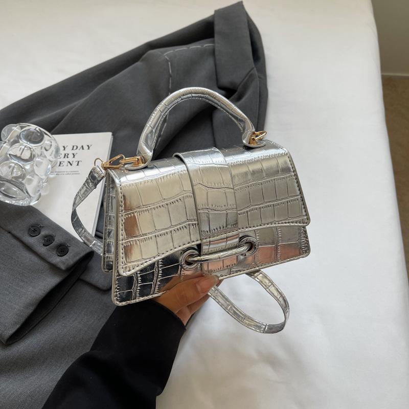 Простая новая женская сумка 2024 года, летний тренд, простая портативная маленькая квадратная сумка, персонализированная модная повседневная сумка-мессенджер через плечо