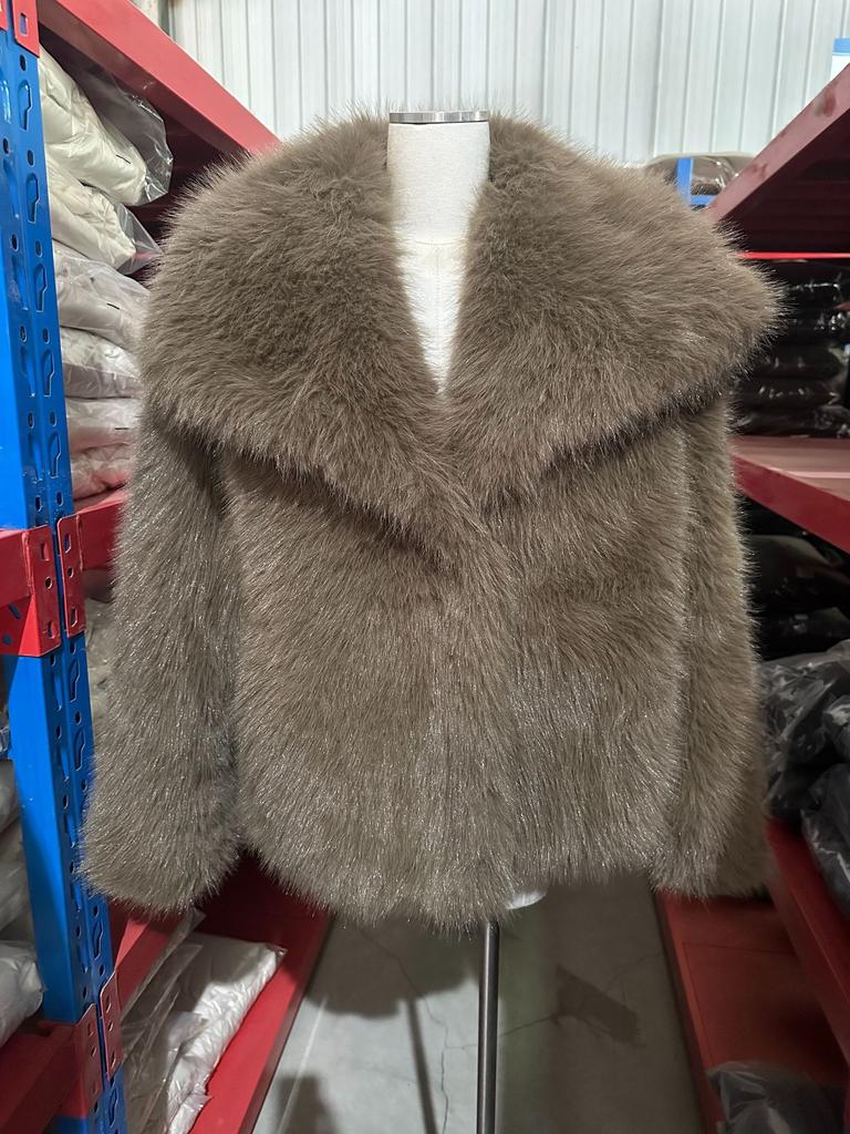 European and American autumn and winter fur women's clothing spot fashion imitation fox fur coat top artificial fur jacket