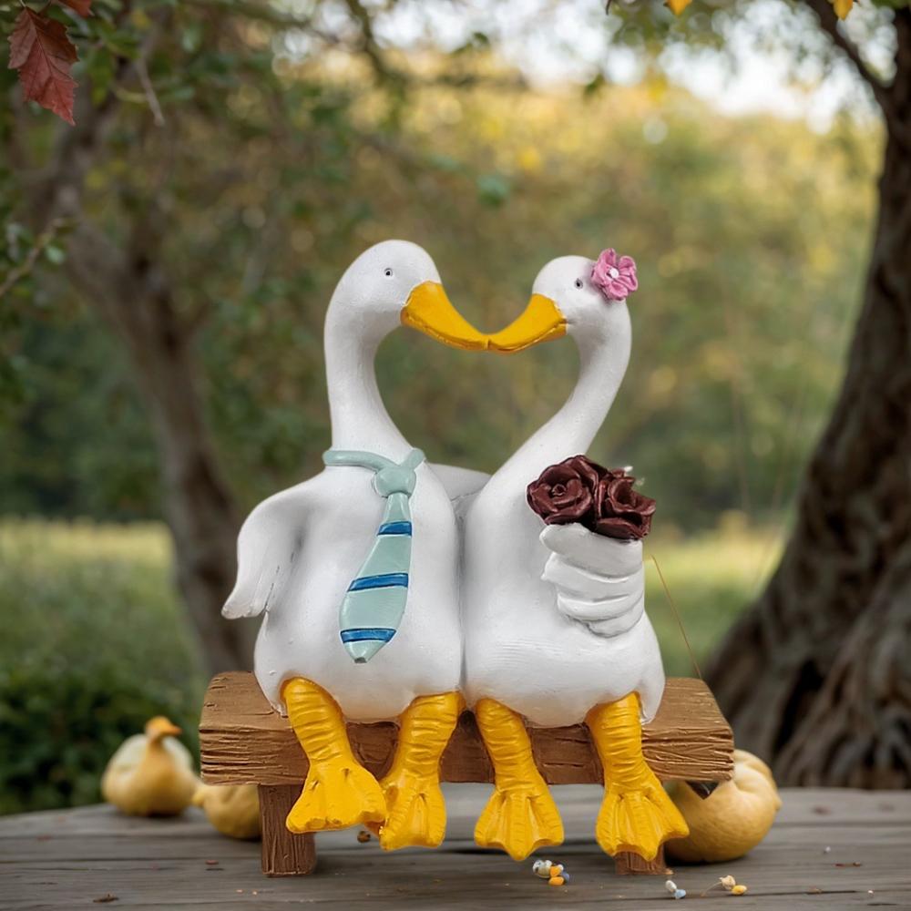 Duck Ornament for Home and Bedroom, Outdoor Courtyard, Garden Decoration, Resin Crafts, Creative Wedding Gift, Couple