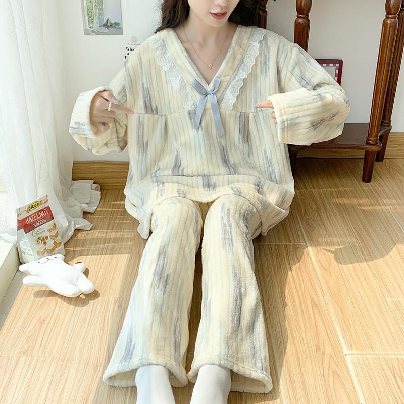 Women's Cozy Flannel Pajama Set with Long Sleeves & Pants, Plus Sizes Available Up To 240 Pounds; Suitable for Indoor & Outdoor Wear.