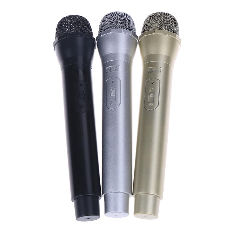 Easy To Use High Fidelity Microphone Model Looks The Same As A Real Microphone