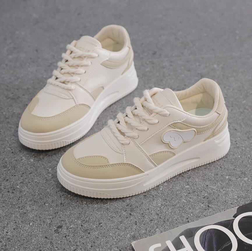 2024 Student Board Shoes Женская осенняя новая обувь с низким верхом на толстой подошве, модная дышащая повседневная обувь, спортивная обувь, маленькая