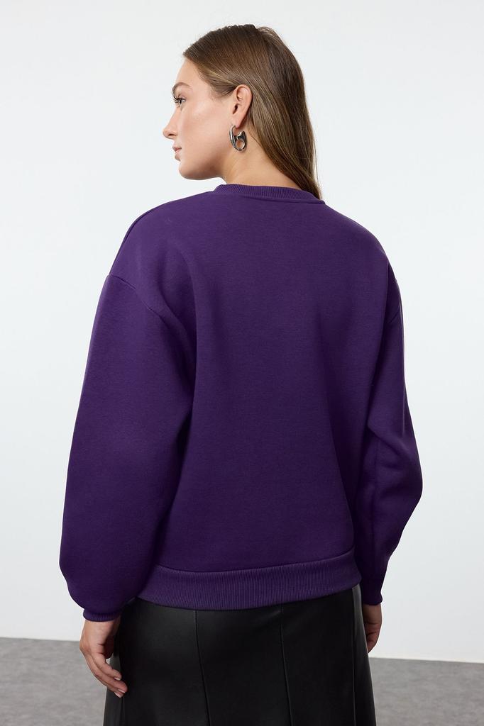Женская модная стильная толстовка фиолетовая вышитая обычного кроя нормальной посадки с толстым флисом внутри вязаная толстовка