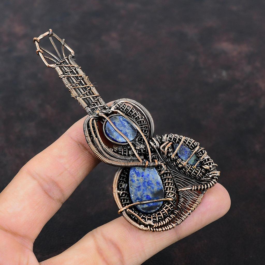 Подвеска из лазурита, подвеска из медной проволоки, ювелирное изделие ручной работы, подвеска в виде гитары, драгоценный камень, медное ювелирное изделие, подарок для мамы, уникальный дизайнерский кулон