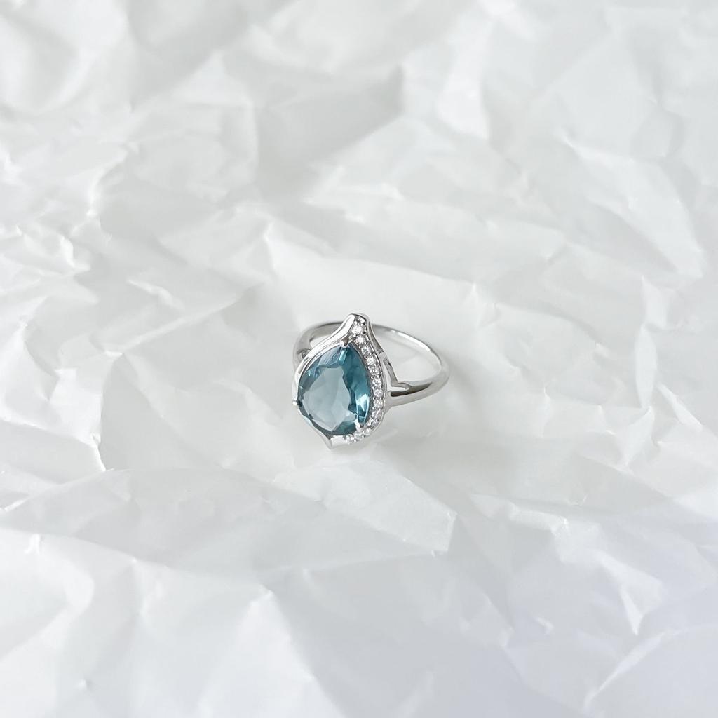 Серебряное кольцо с топазом Лондон Блю 2.775ct, вес изделия 3,36 гр (2151746)