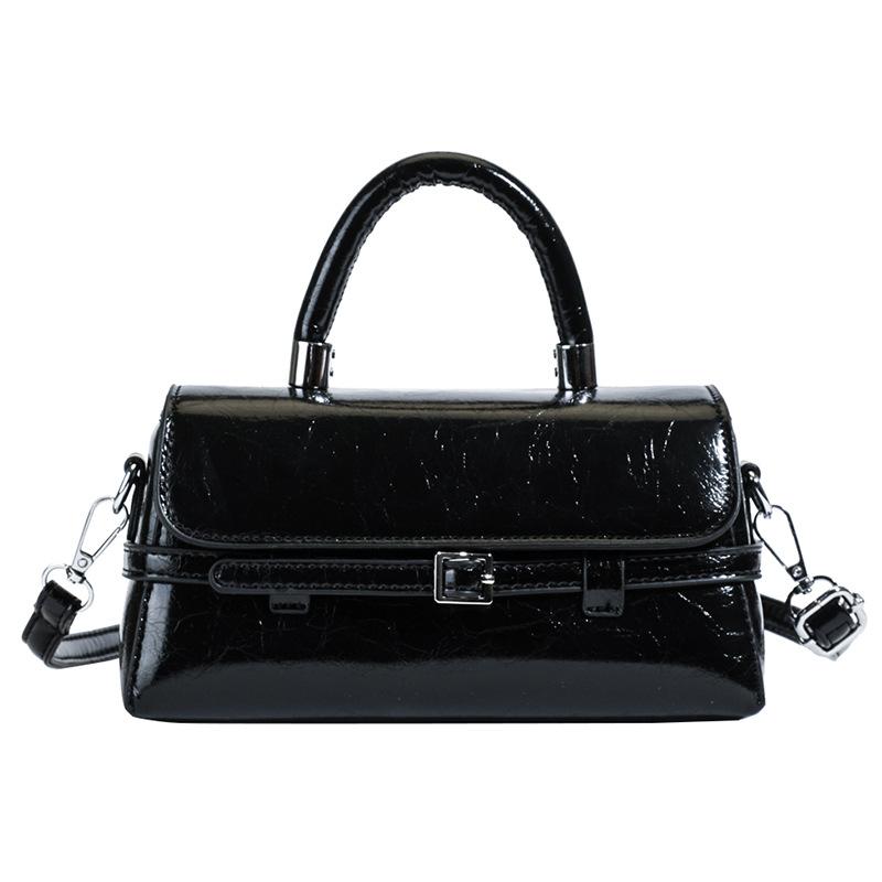 Маленькая квадратная сумка высокого класса для ношения в руке, женская, новая весенняя коллекция 2025, модная простая сумка через плечо, трендовая повседневная сумка-мессенджер