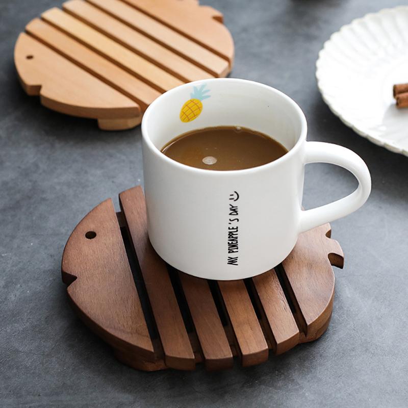 Деревянный подстаканник в форме милой рыбки, деревянные подставки под стол, коврики для тарелок, подставка под чашку, декоративная подставка для обеденного стола, аксессуары