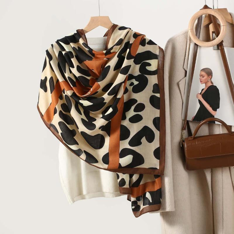 New Cotton and Linen Feel Simple Color Matching Letter O Scarf Fashion Travel Sunscreen Yarn