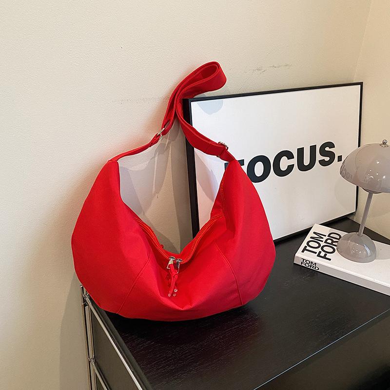 Простая и универсальная вместительная сумка-мессенджер для студентов, повседневная и легкая нейлоновая сумка для пельменей на одно плечо.