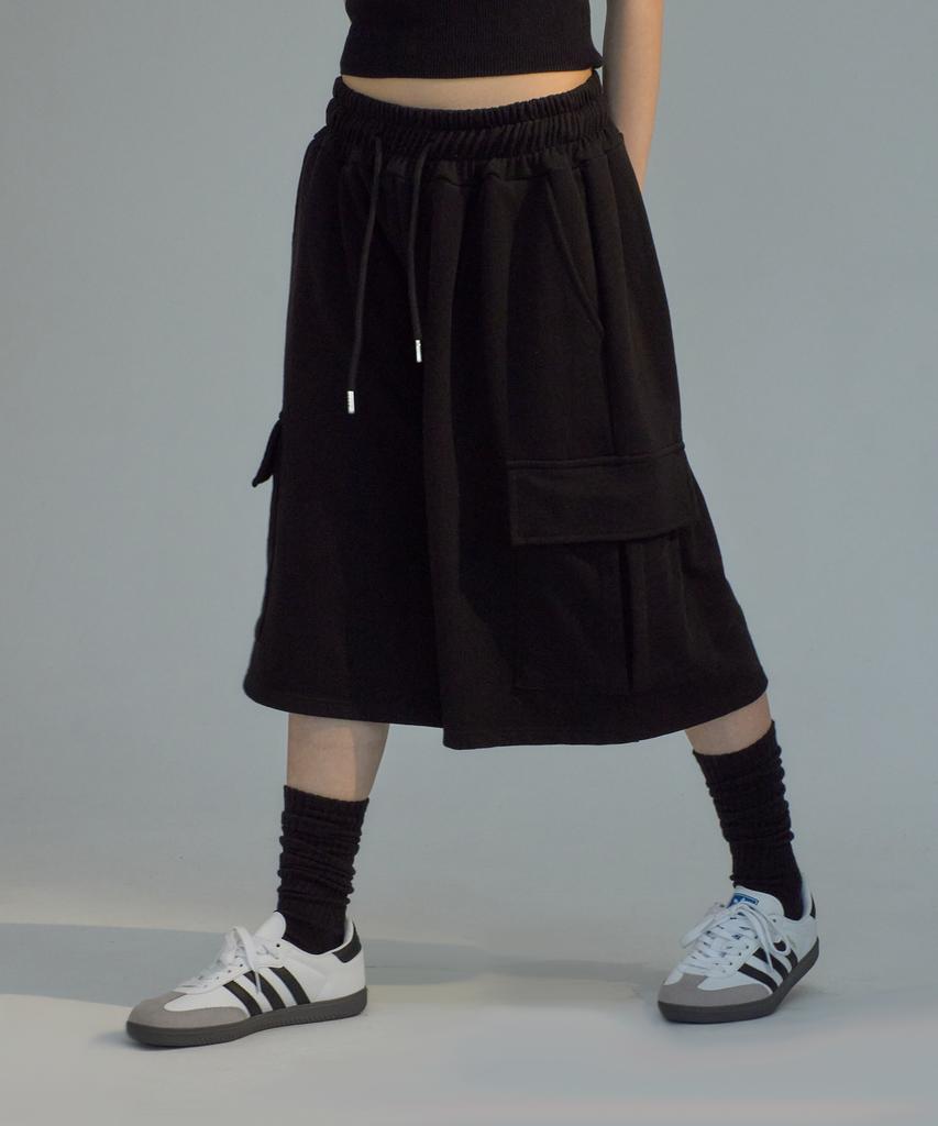UNKNOWN PLANET Daily Wide Sweat Cargo Shorts Pants Black