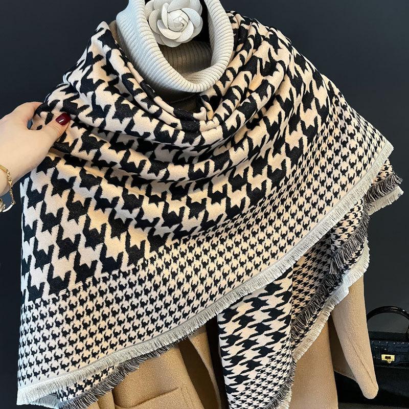 Autumn and Winter New Jacquard Square Scarf Women's Fashion High-end Imitation Cashmere Shawl Versatile Thickened Warm Scarf