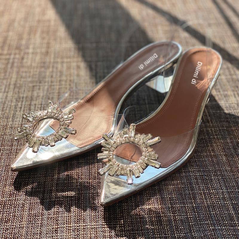 2024 Новые летние женские босоножки с острым носком, прозрачные, с пряжкой из водной бриллиантовой пряжки, на среднем каблуке, модные свадебные туфли с кристаллами