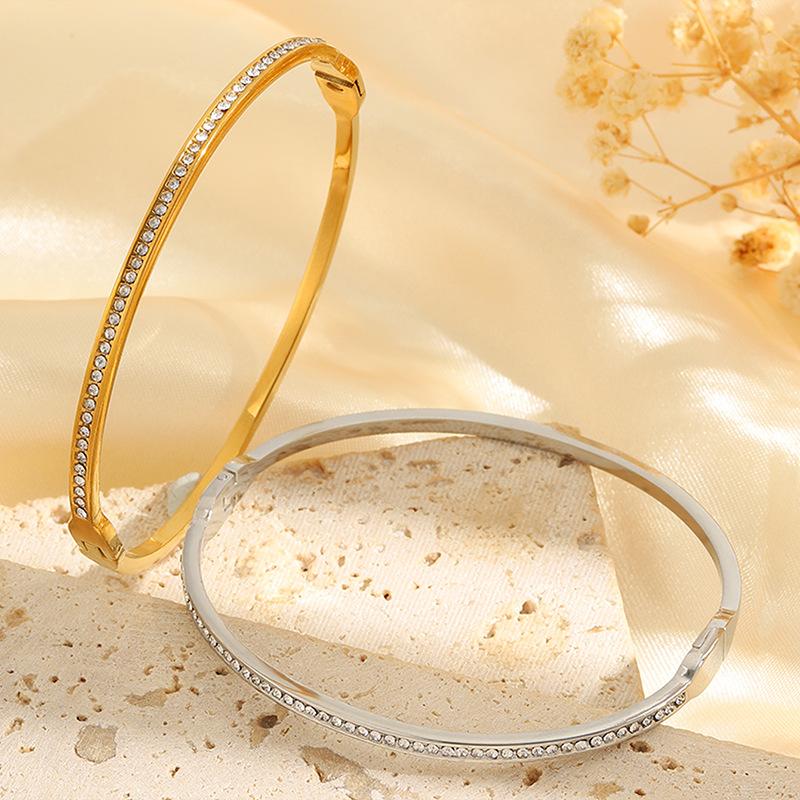 Temperament Fine Version of Gypsophila Titanium Steel Women's Light Luxury Versatile Simple Design Bracelet Bracelet