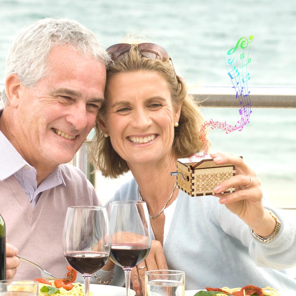 Lover Wooden Birthday Presents Can't Help Falling In Love Hand-Cranked Vintage Music Box Engraving