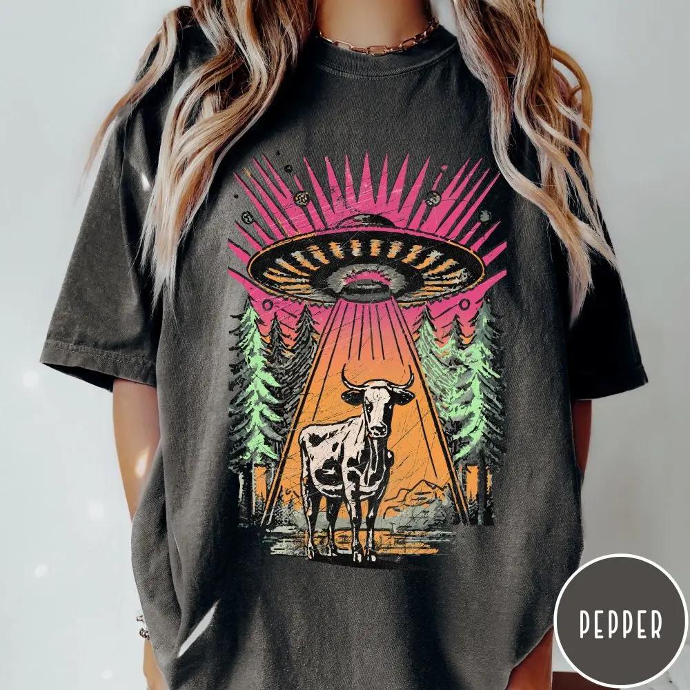 UFO Cow Abduction Shirt Funny Vintage Retro Graphic Alien Tee aranormal Oversized 100Cotton Loose Shirt For Unisex Y2K Tee