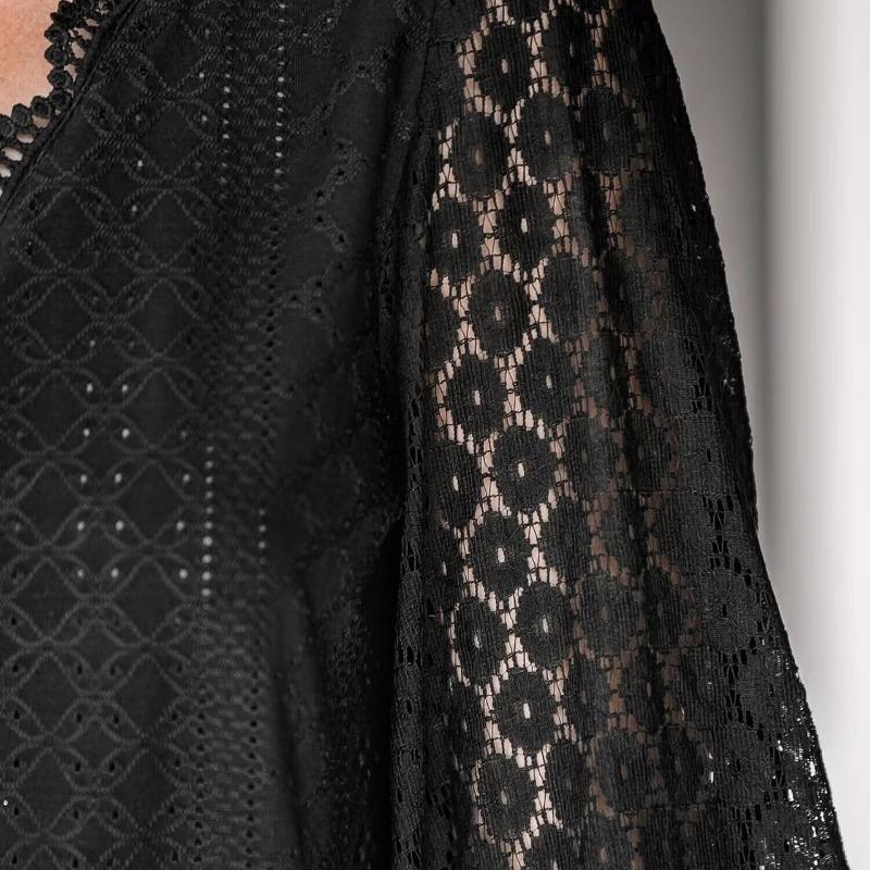 Fashion V-neck Loose Lace Patchwork White Shirt Women Elegant Vintage Lantern Sleeve Loose Women's Blouses Hollow Out Solid Casual Shirts New 26351