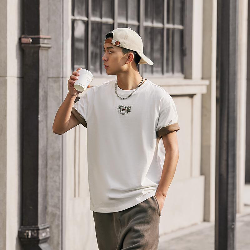 Li Ning Sports Lifestyle Series Casual Fashion Универсальная футболка с принтом на спине и круглым вырезом Свободная летняя футболка с коротким рукавом Футболка унисекс AHSU679-5