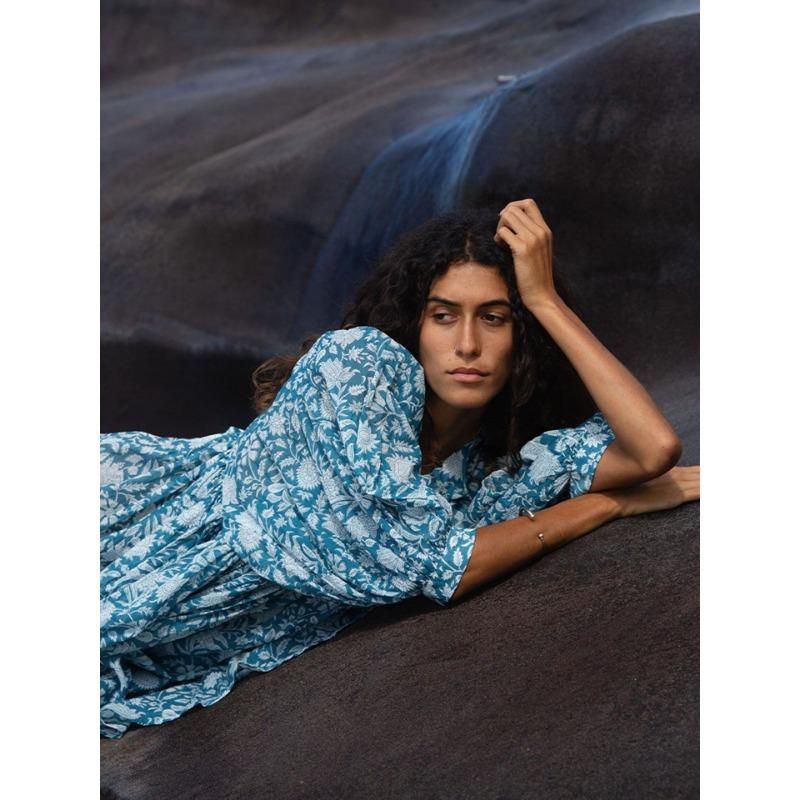 Летнее женское платье Модные большие ярды со свободными бретелями Персонализированные литературные ретро платья с принтом в европейском и американском стиле