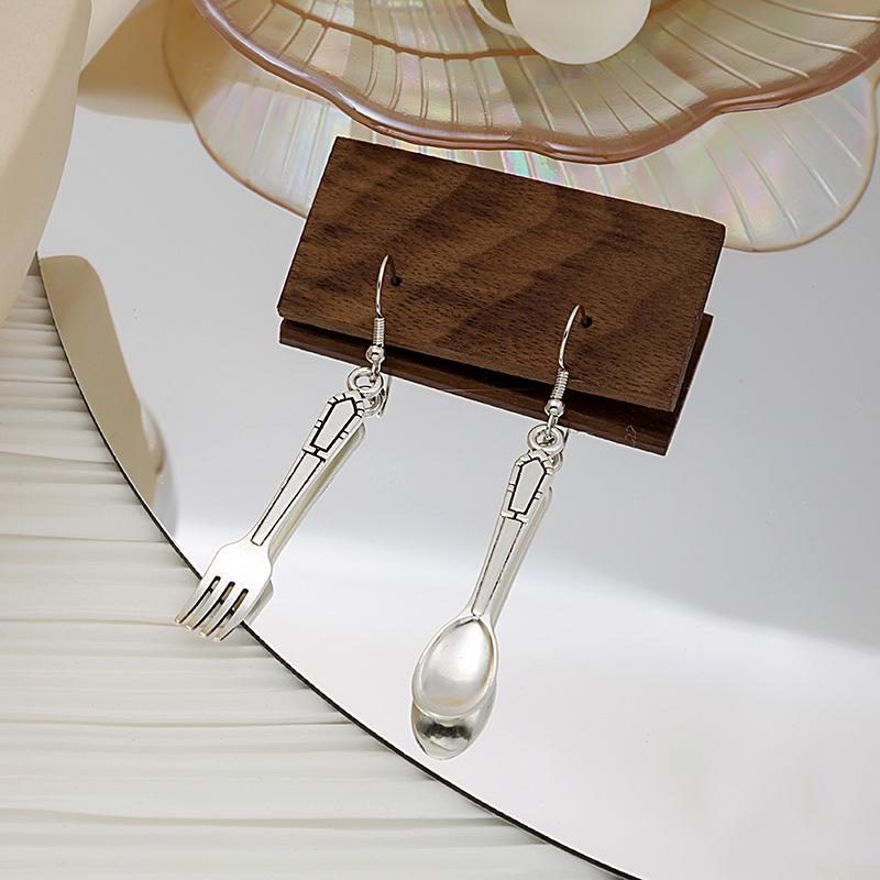 European and American ethnic style jewelry, retro tableware, fork, spoon, creative pendant, alloy material, long earrings E8911