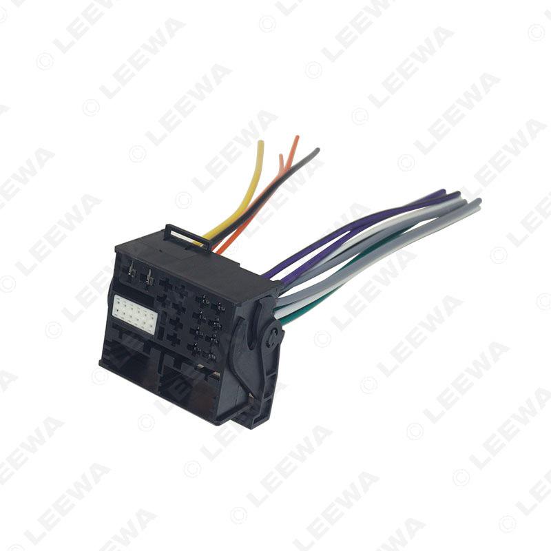 Volkswagen Golf 7/Passat B8 Peugeot Audio Adapter Cable Male