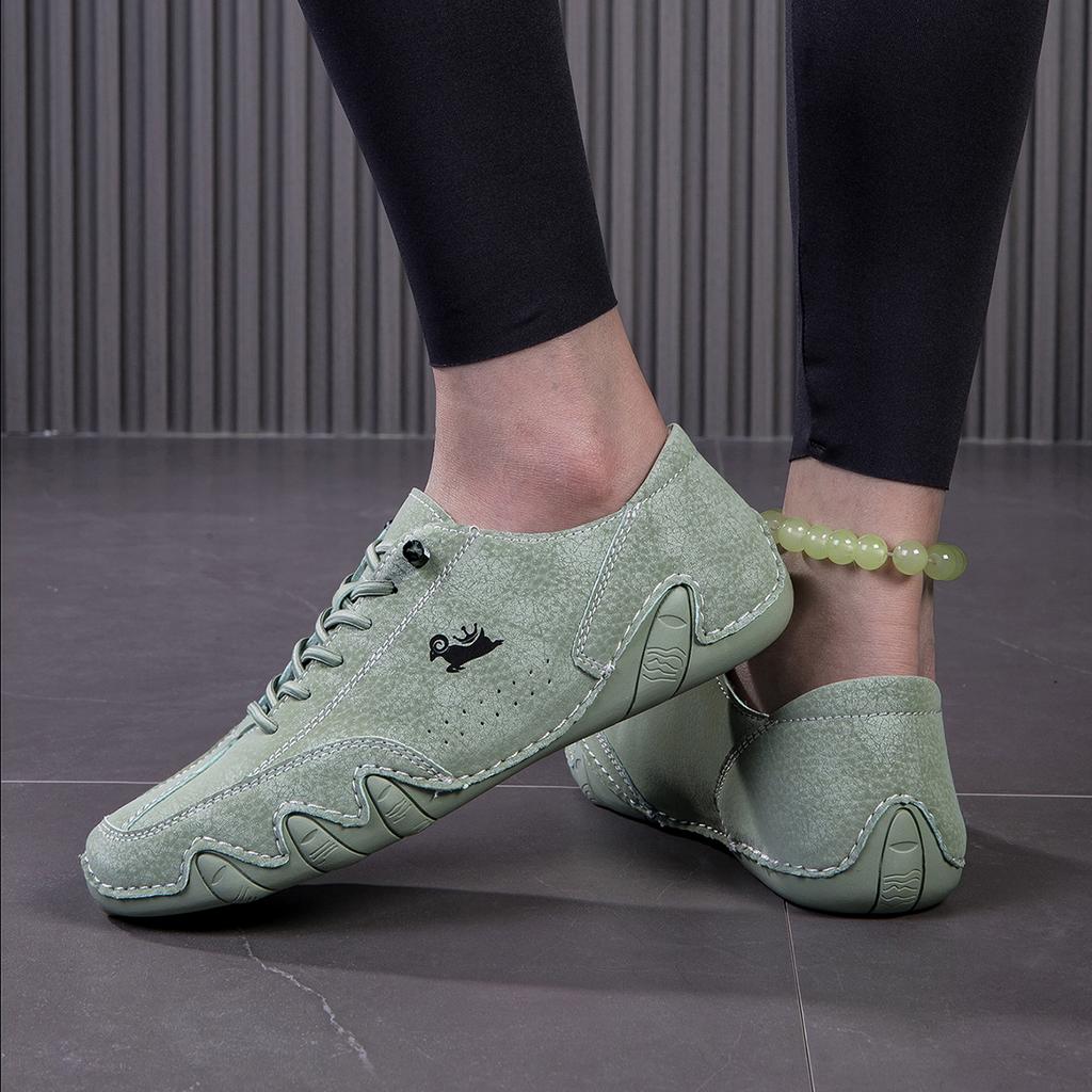 Women's Lightweight Slip On Sneakers,Comfy Low Top Solid Color Trainers,Casual Outdoor Walking Sports Shoes