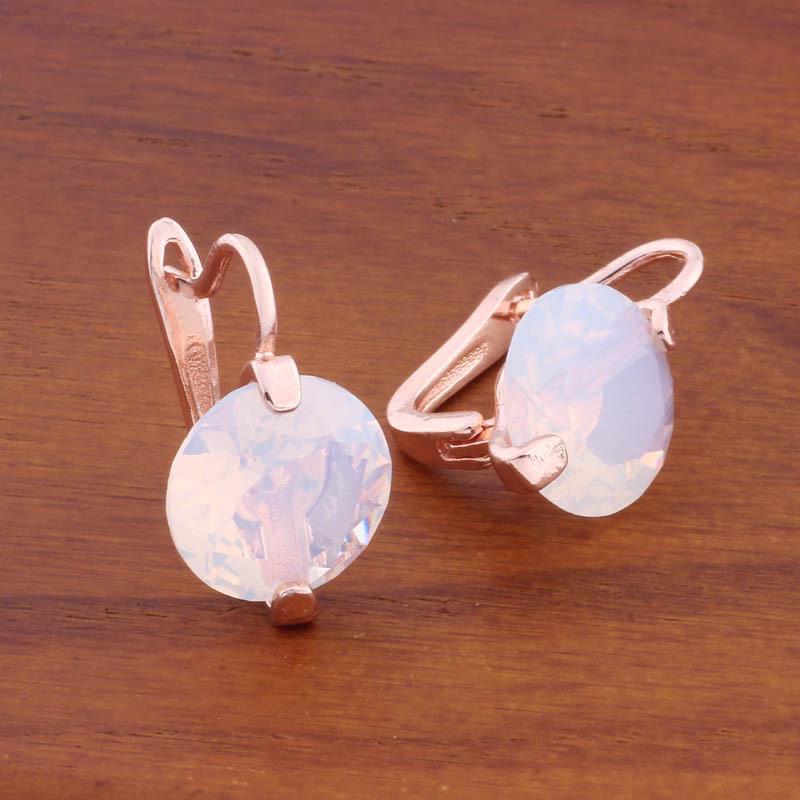 Простые и элегантные круглые серьги с розовым цирконом и застежкой-левербек