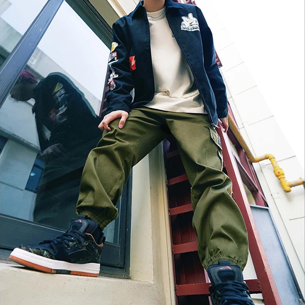 Li-Ning Мужские спортивные штаны Skateboard Series с однотонным карго-карманом, оливково-зеленые AKXS085-3