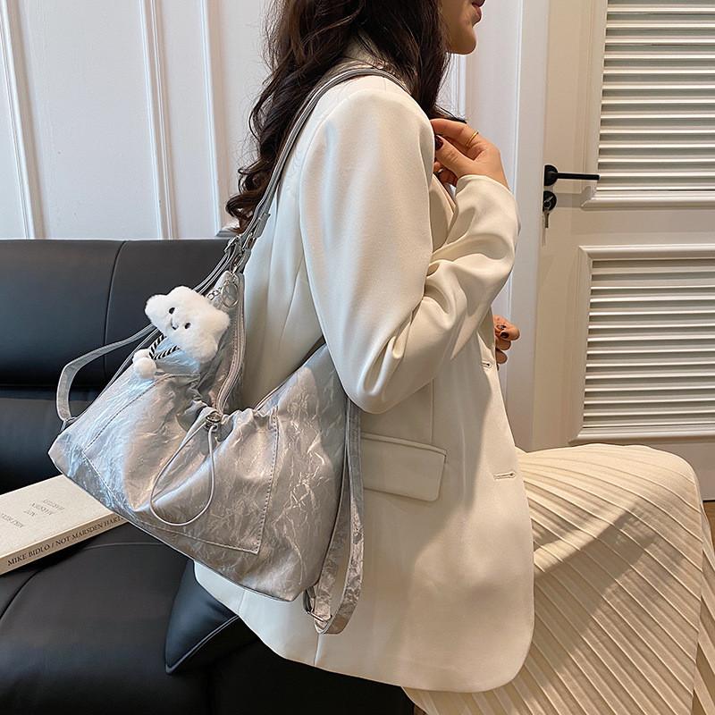 Стильная вместительная сумка-тоут для женщин в модных однотонных цветах, идеально подходит для повседневного использования