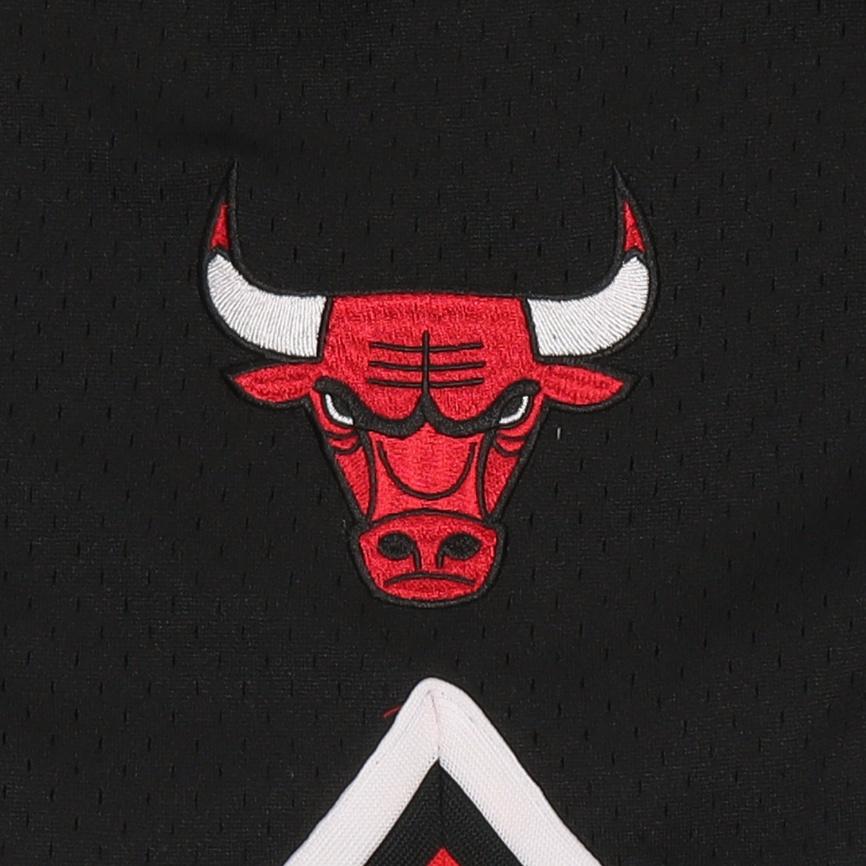 Mitchell & Ness Официальные шорты НБА Chicago Bulls Альтернативные 1997-98 'Черно-белые' Мужские ASHRGS18113-CBUBLCK97