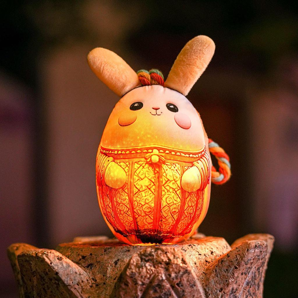 Светящийся фонарь-кролик на праздник середины осени 2025: Сделанное вручную тканевое светящееся подвесное украшение для детей