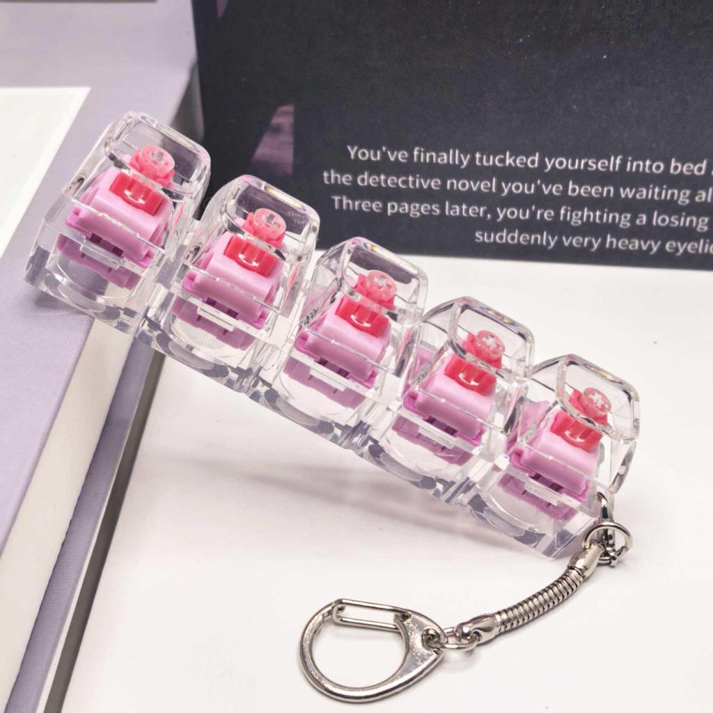 Брелок для ключей в виде бесшумной механической клавиатуры с 5,6 крестовыми переключателями и высокопрозрачными колпачками клавиш; Игрушка-антистресс.