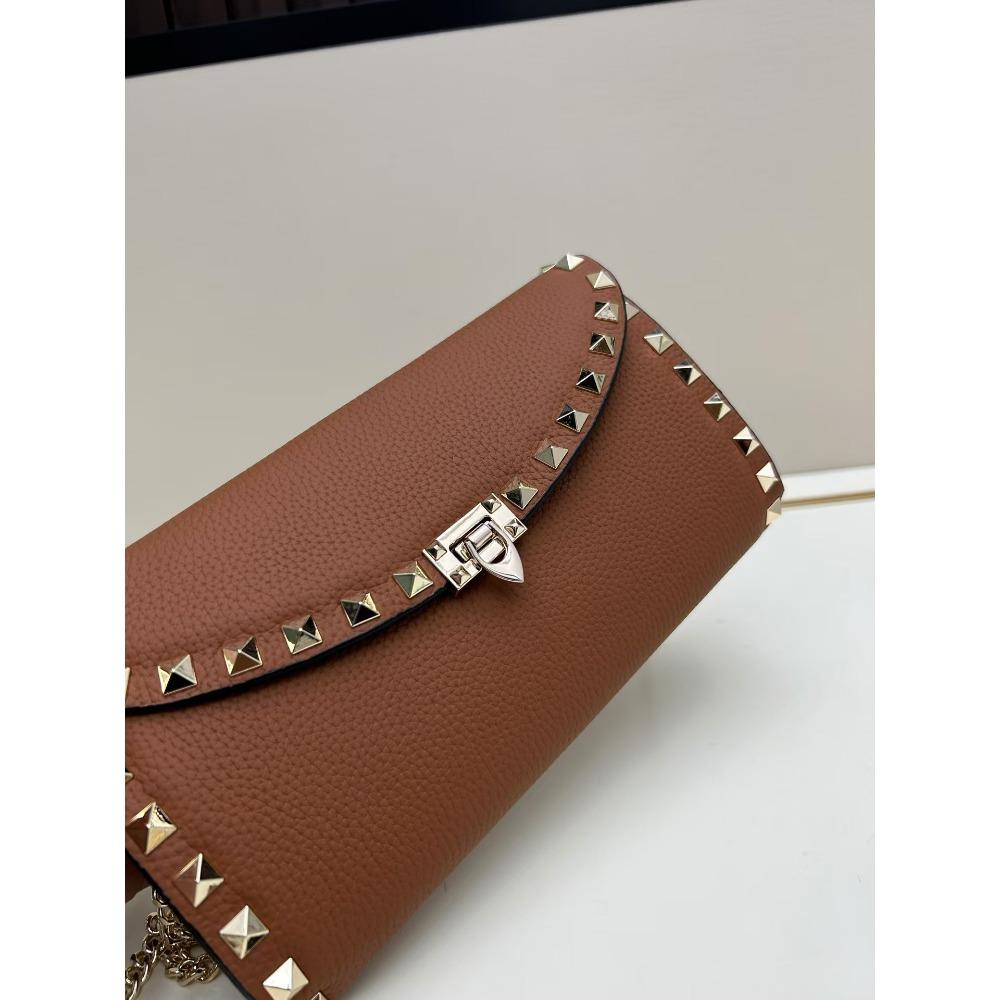 Трендовая летняя новинка повседневная сумка-мессенджер на плечо со шпильками маленькая квадратная сумка персонализированная сумка для телефона маленькая свежая женская сумка оптом