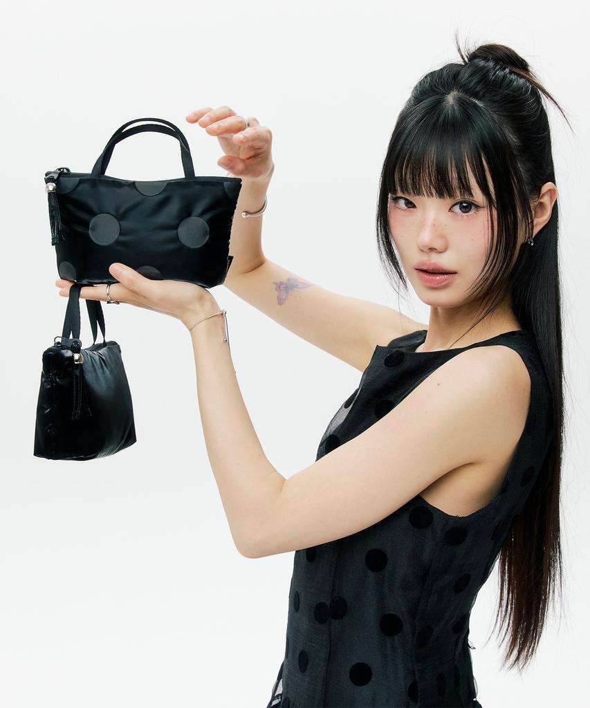 Косметичка Sweetch Handle Pouch 002 Глянцевая черная в горошек