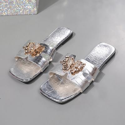 Модные французские босоножки с квадратным носком, плоские каблуки, новые летние тапочки с ремешками, удобная плоская подошва с пряжками из стразов