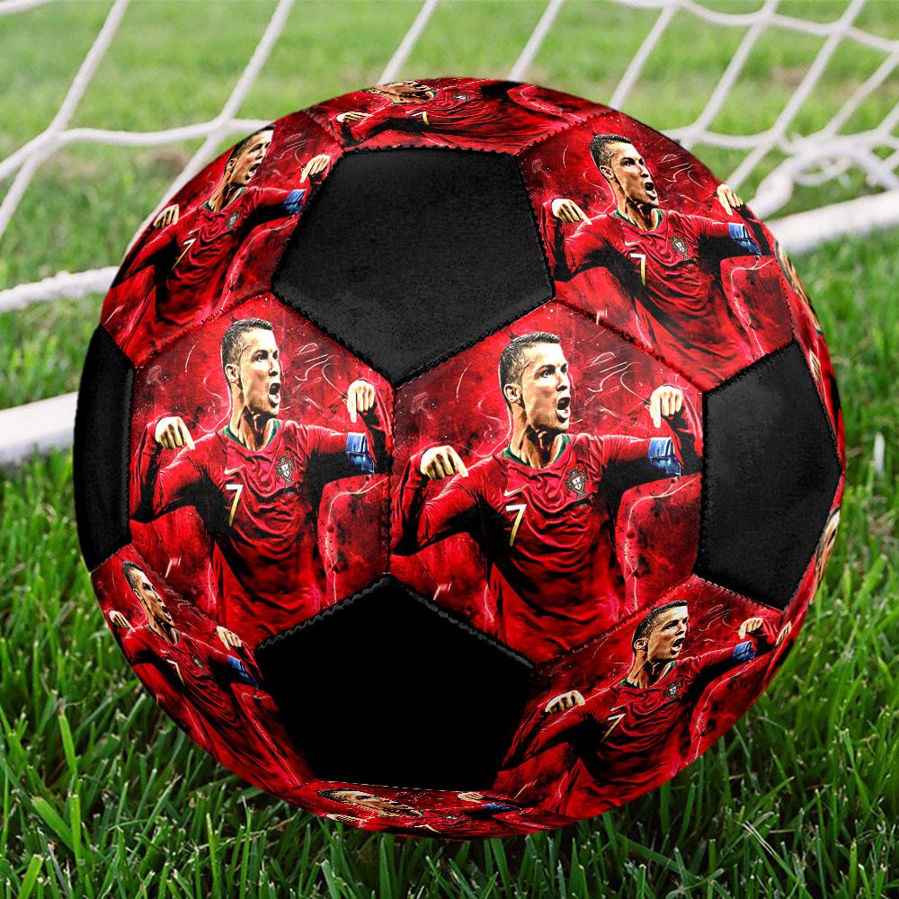 Криштиану Роналду CR7 Печать Размер 5 Футбольный мяч, Машинная строчка ПВХ, Прочный и Высокий отскок, Подходит для всех возрастов, фанатский мерч, для матчей и использования на улице.