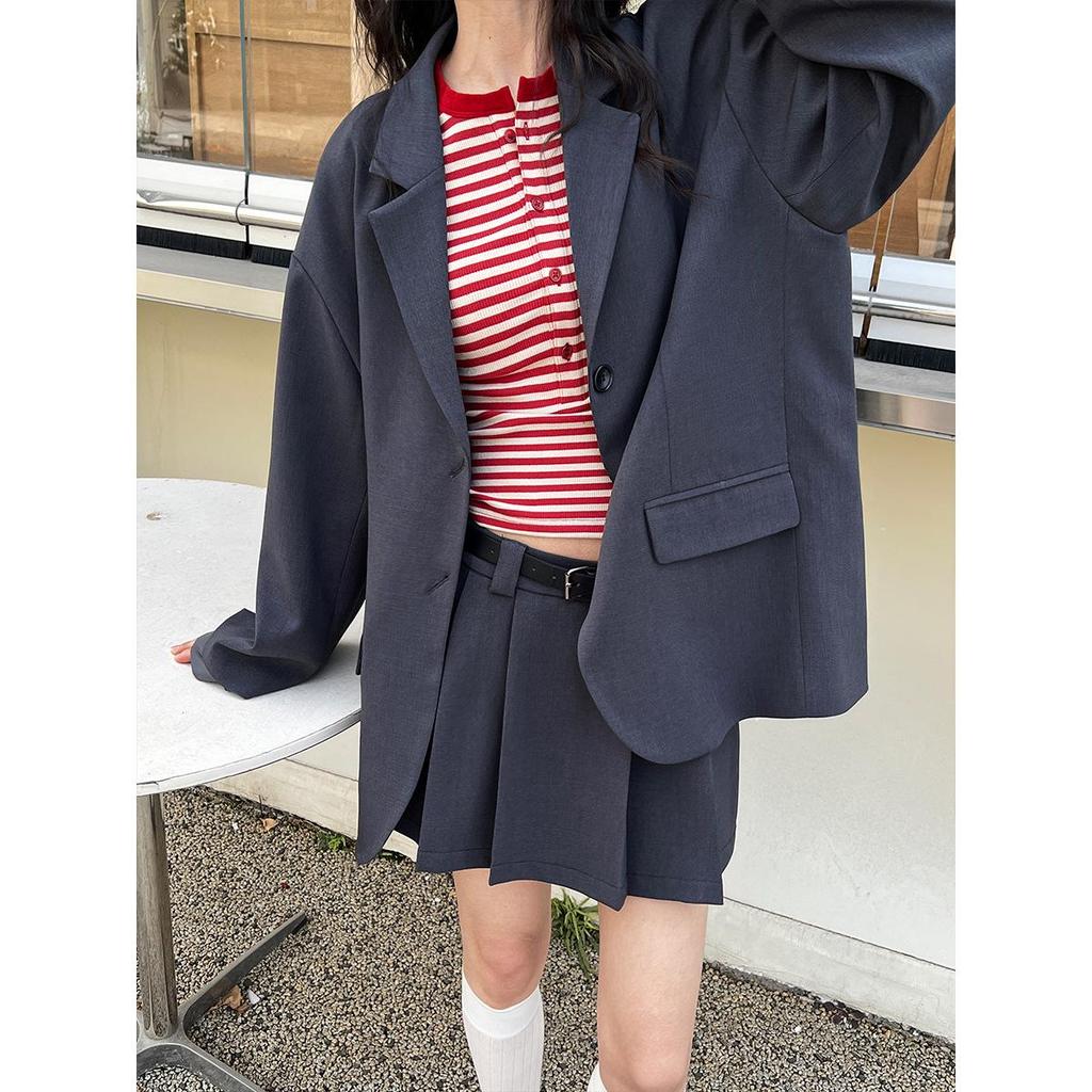 Женский повседневный костюм Luxi High-End в корейском стиле: Комплект из блейзера с манжетами и плиссированной юбки 8719