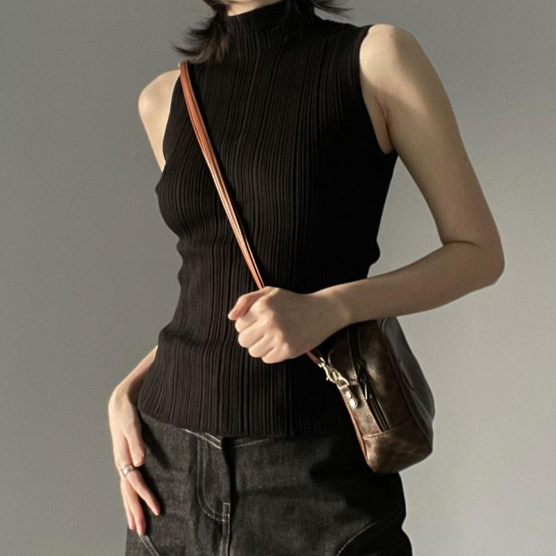 Топ вязаный без рукавов с высоким воротником женский летний облегающий утягивающий универсальный