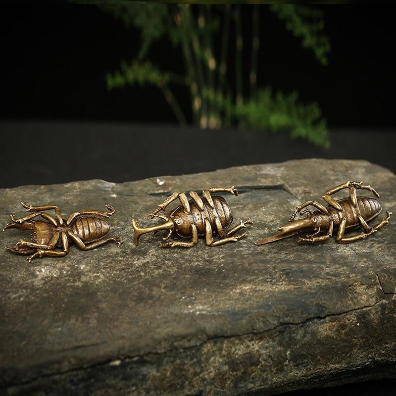 Антикварные бронзовые цельные жуки Миниатюрные фигурки Чайные украшения для стола для домашних животных Винтажная латунная карманная скульптура жука Пресс-папье для учебы ARI