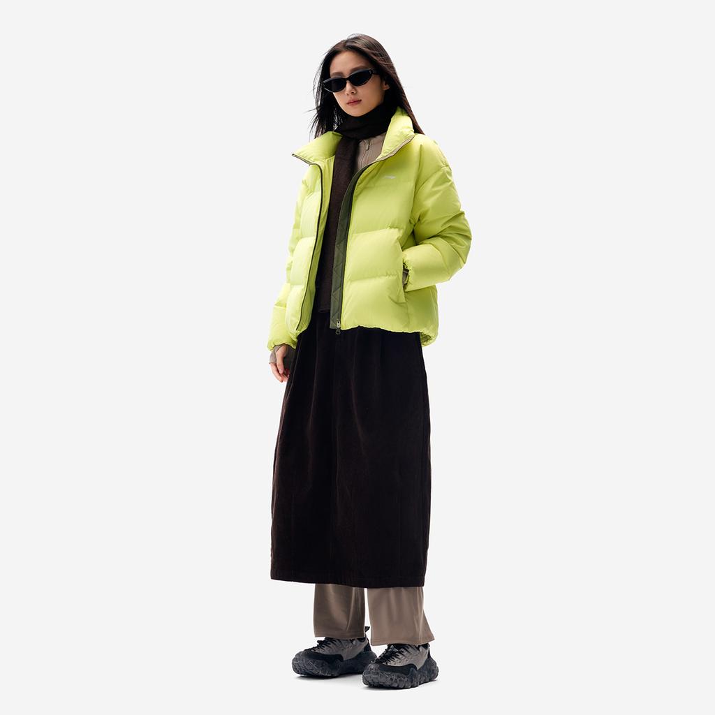 Li Ning Серия Фитнес Повседневная Мода Простой Однотонный Универсальный Удобный Теплый Воротник-стойка Молния Короткий Пуховик Женская Верхняя одежда AYMV396-9